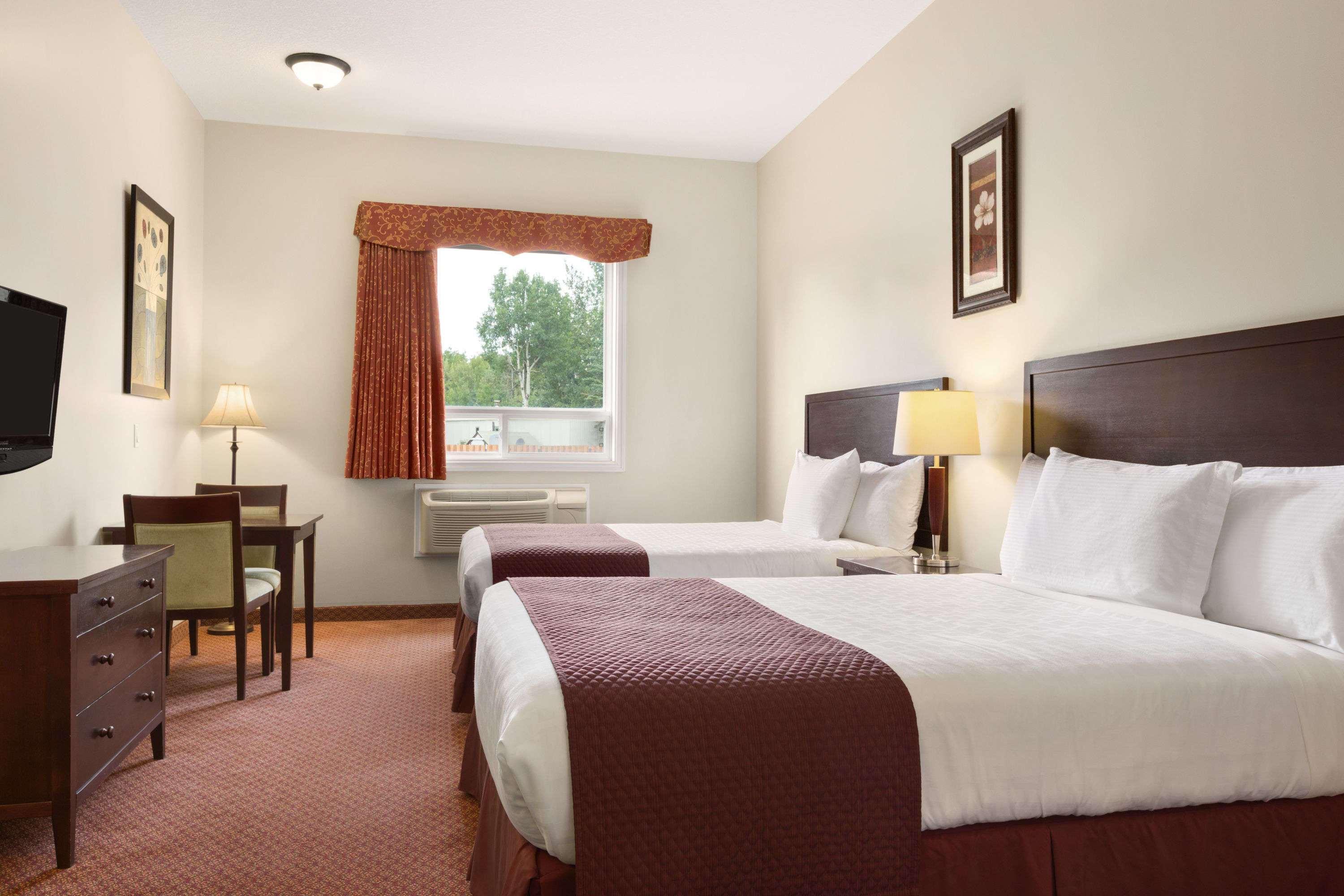 Days Inn By Wyndham Chetwynd Buitenkant foto