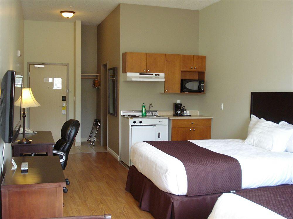 Days Inn By Wyndham Chetwynd Buitenkant foto