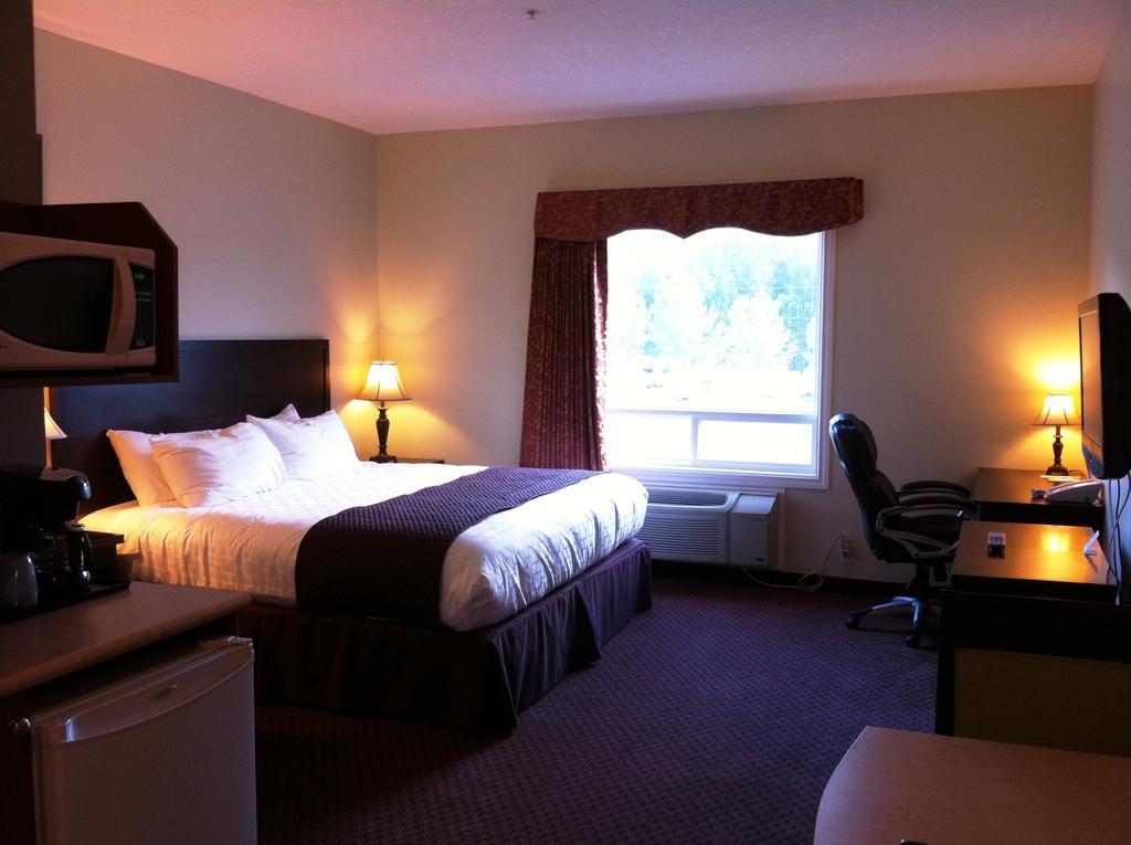 Days Inn By Wyndham Chetwynd Kamer foto